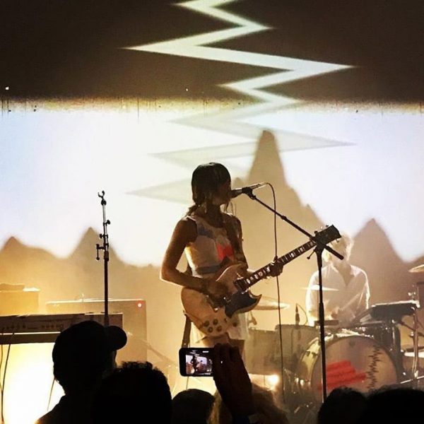 blonde-redhead-projections-lightning